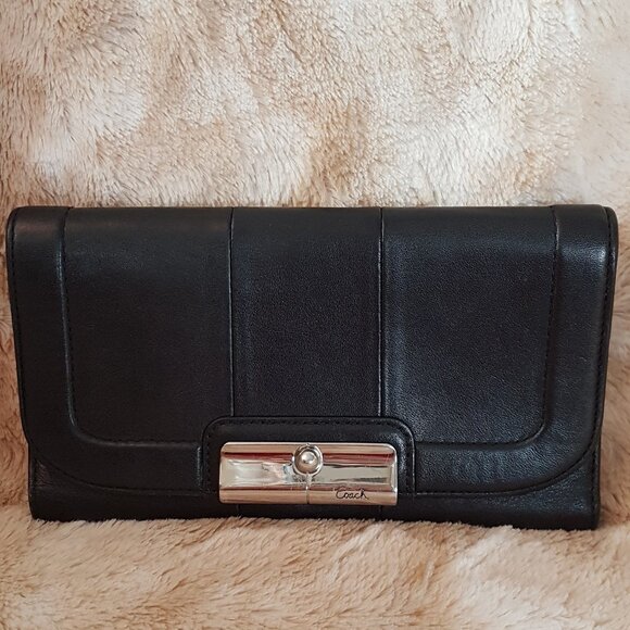 AUTHENTIC COACH COLLECTION NOW ON POSHMARK! $300 Coach Kristin Leather Wallet - Picture 1 of 4